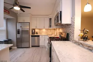 303 Brokaw Ct, Bridgewater, NJ 08807 - Photo 4