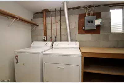 32 Hancock Ct, Raritan Township, NJ 08822 - Photo 20