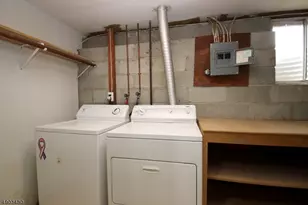 32 Hancock Ct, Raritan Township, NJ 08822 - Photo 20