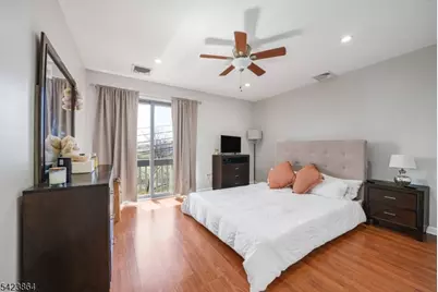 855 Valley Brook Ave #B, Lyndhurst Township, NJ 07071 - Photo 16