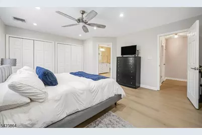 855 Valley Brook Ave #B, Lyndhurst Township, NJ 07071 - Photo 12