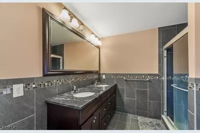 431 Raritan Rd, Linden, NJ 07036 - Photo 36