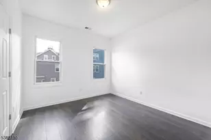 11 Carlton St, East Orange, NJ 07017 - Photo 10