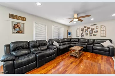 60 W Springtown Rd, Washington Township, NJ 07853 - Photo 6