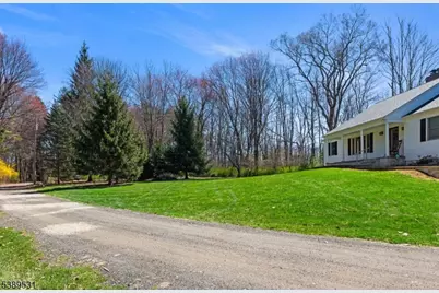 60 W Springtown Rd, Washington Township, NJ 07853 - Photo 2