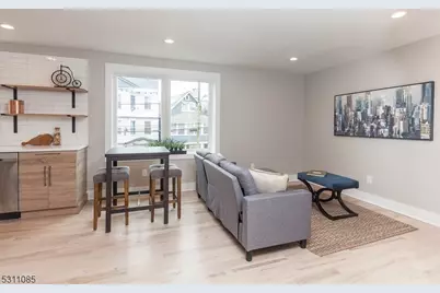 27 Mission St #2, Montclair, NJ 07042 - Photo 4