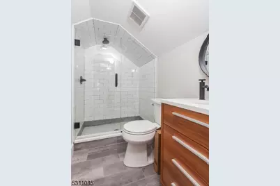 27 Mission St #2, Montclair, NJ 07042 - Photo 16