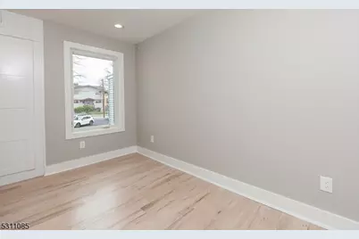 27 Mission St #2, Montclair, NJ 07042 - Photo 12