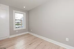 27 Mission St, Montclair, NJ 07042 - Photo 12