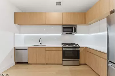 649 38th St, Union City, NJ 07087 - Photo 10