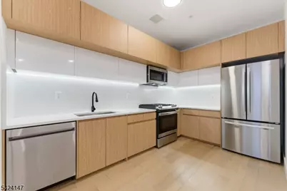 649 38th St, Union City, NJ 07087 - Photo 8