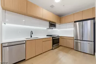 649 38th St, Union City, NJ 07087 - Photo 8