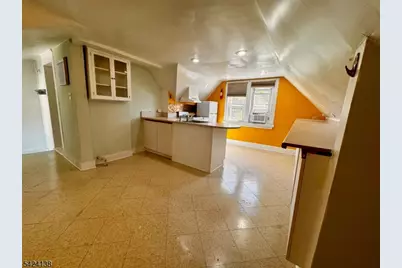 160 Chestnut St #2, Montclair, NJ 07042 - Photo 1