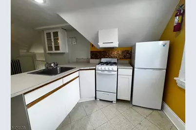 160 Chestnut St #2, Montclair, NJ 07042 - Photo 8