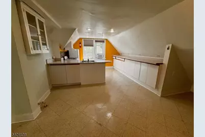 160 Chestnut St #2, Montclair, NJ 07042 - Photo 4