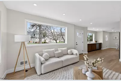 14 Harvest Ave, East Hanover Township, NJ 07936 - Photo 6