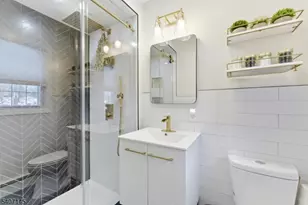 1 Chalen Ct, Pequannock Township, NJ 07444 - Photo 4