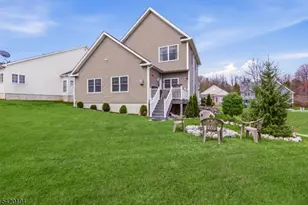 2 Bluffs Ct, Hamburg, NJ 07419 - Photo 40