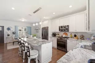 2 Bluffs Ct, Hamburg, NJ 07419 - Photo 10