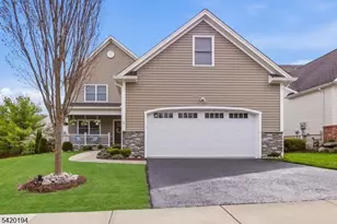 2 Bluffs Ct, Hamburg, NJ 07419 - Photo 2