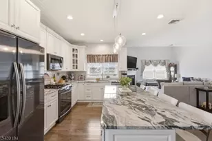2 Bluffs Ct, Hamburg, NJ 07419 - Photo 12