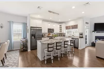 2 Bluffs Ct, Hamburg, NJ 07419 - Photo 10
