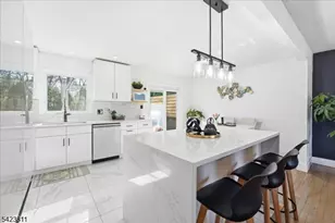 38 Holiday Dr, Hopatcong, NJ 07843 - Photo 8