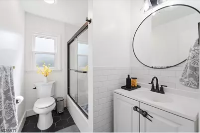 38 Holiday Dr, Hopatcong, NJ 07843 - Photo 14