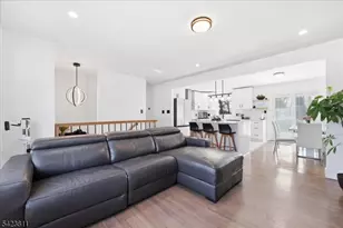 38 Holiday Dr, Hopatcong, NJ 07843 - Photo 4