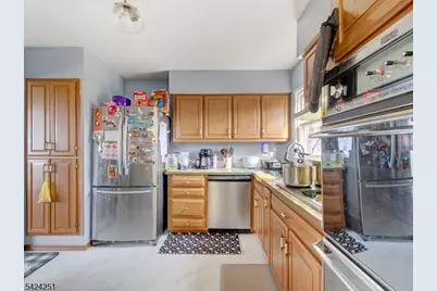 221 Chincopee Ave, Hopatcong, NJ 07843 - Photo 4