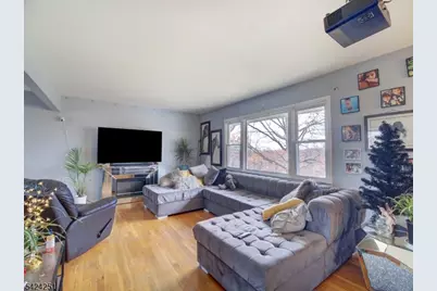 221 Chincopee Ave, Hopatcong, NJ 07843 - Photo 2