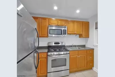 130 Glenbrook Pkwy, Englewood, NJ 07631 - Photo 4