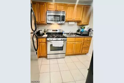 130 Glenbrook Pkwy, Englewood, NJ 07631 - Photo 6