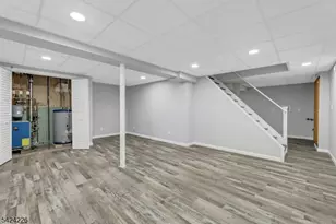 16 Maple Hill Rd, Clifton, NJ 07013 - Photo 32