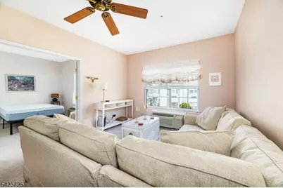 9211 Richmond Rd #211, West Milford, NJ 07480 - Photo 8