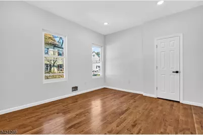 562 Tremont Ave, Orange, NJ 07050 - Photo 12