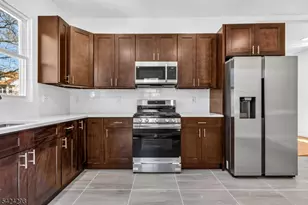 562 Tremont Ave, Orange, NJ 07050 - Photo 4