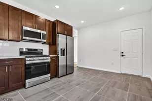 562 Tremont Ave, Orange, NJ 07050 - Photo 16
