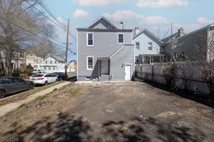 562 Tremont Ave, Orange, NJ 07050 - Photo 36