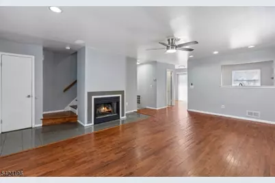 577 Berlant Ave, Roselle, NJ 07203 - Photo 2