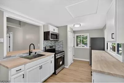 210 Nariticong Ave, Hopatcong, NJ 07843 - Photo 6