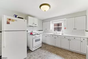 554 Kingsland Ave, Lyndhurst Township, NJ 07071 - Photo 18