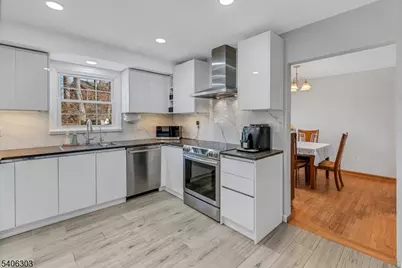 25 Sunset Trl, Rockaway Township, NJ 07866 - Photo 2