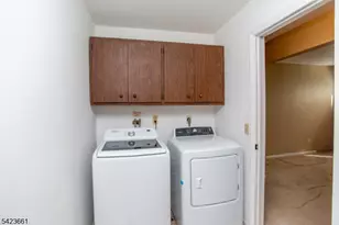 52 Hillside Ct, Union Township, NJ 08809 - Photo 16