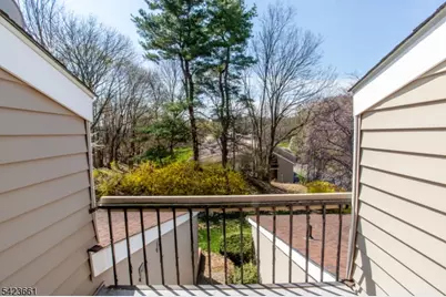 52 Hillside Ct, Union Township, NJ 08809 - Photo 2