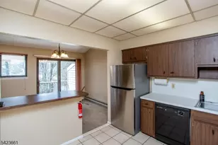 52 Hillside Ct, Union Township, NJ 08809 - Photo 10