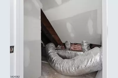 31 Saint Moritz Pl, Wayne, NJ 07470 - Photo 32