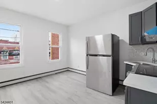 84 Center St, Clifton, NJ 07011 - Photo 4