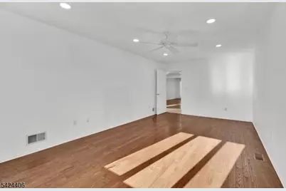 48 Edgefield Dr, Parsippany, NJ 07950 - Photo 10