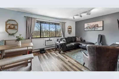 747 Riverside Ave #3-C, Lyndhurst Township, NJ 07071 - Photo 4